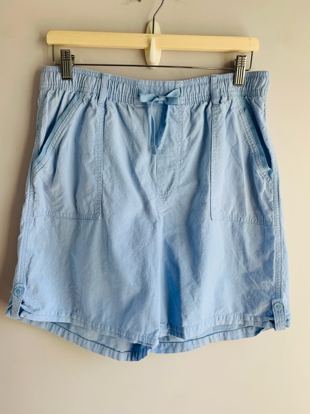 Gloria Vanderbilt Casuals Shorts Light Denim Blue Stretch Waist Cotton EUC 7" M